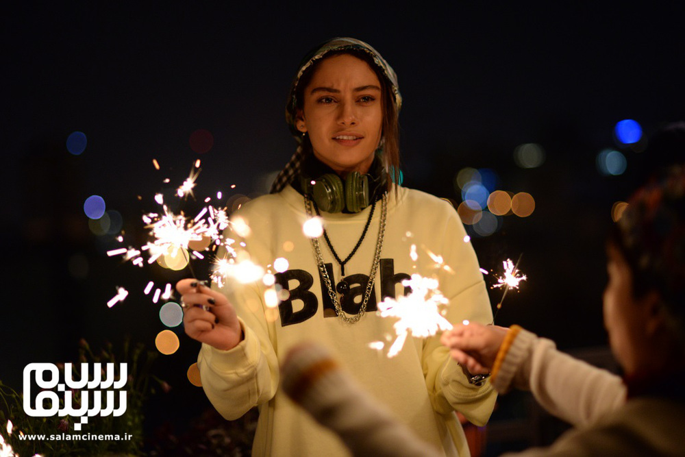 ترلان پروانه در فیلم «جاده قدیم»